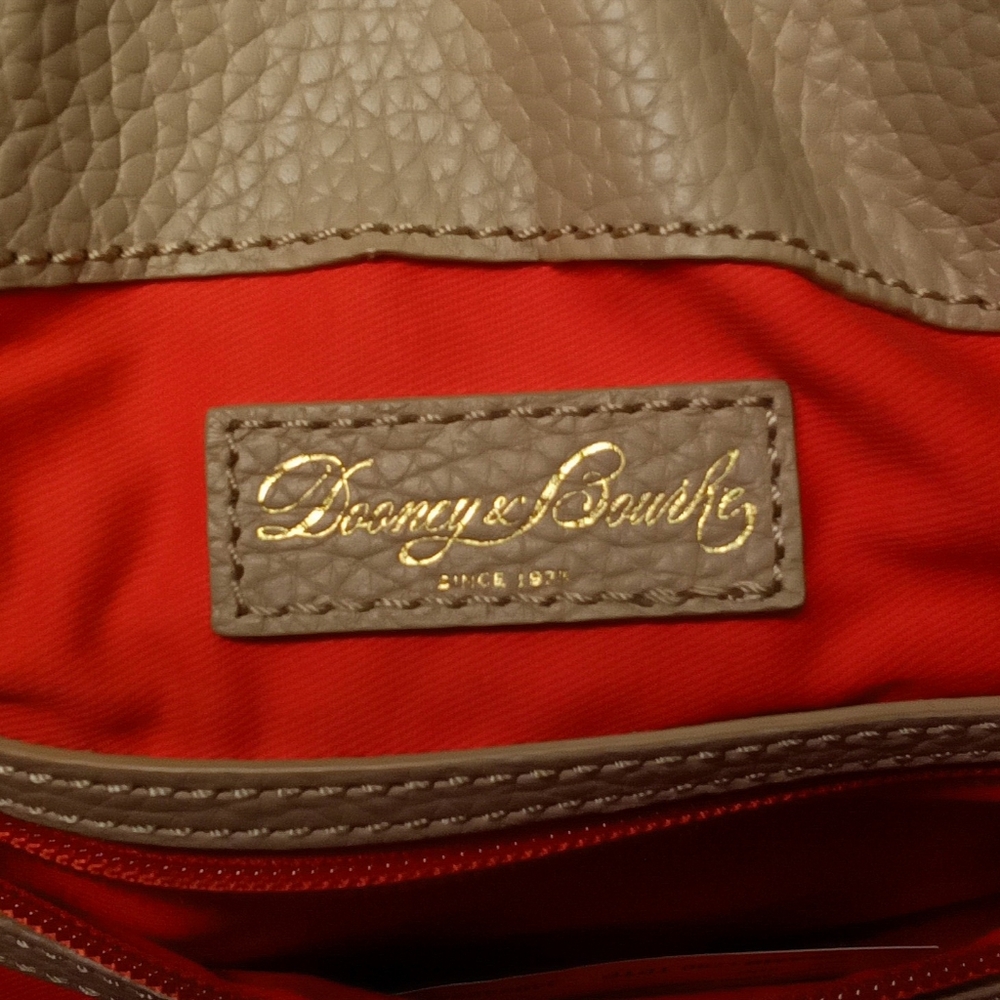 Dooney & Bourke Samba Logo Lock Sac with Keyring NWT - Picture 9 of 12
